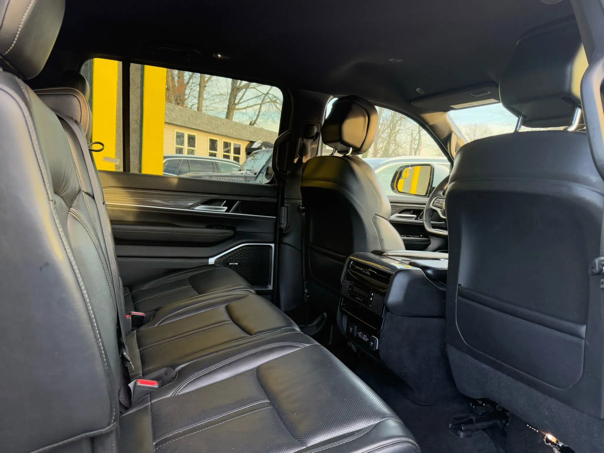 Used 2022 Jeep Wagoneer Series III image 27