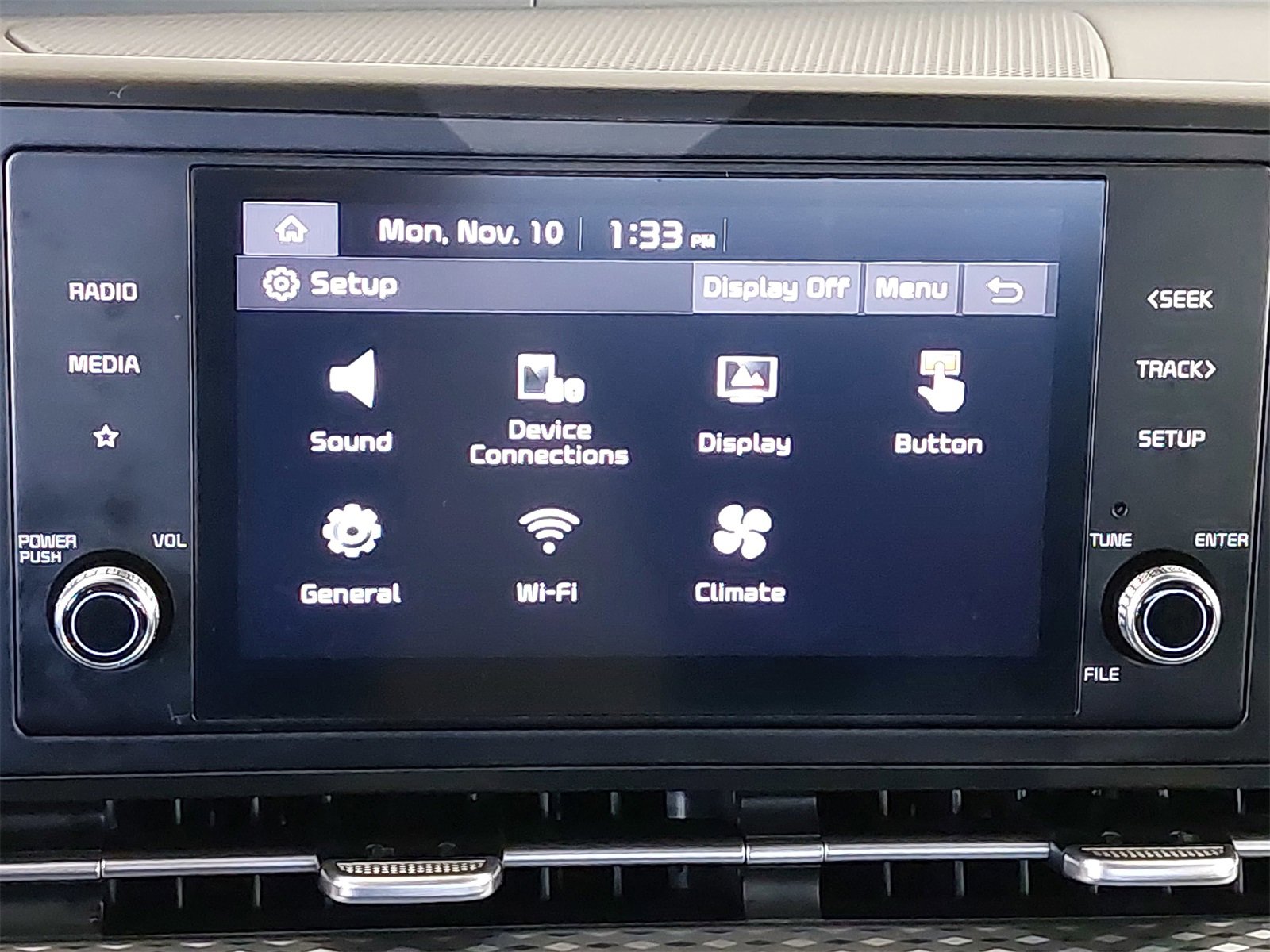 Used 2024 Kia Carnival LX image 24