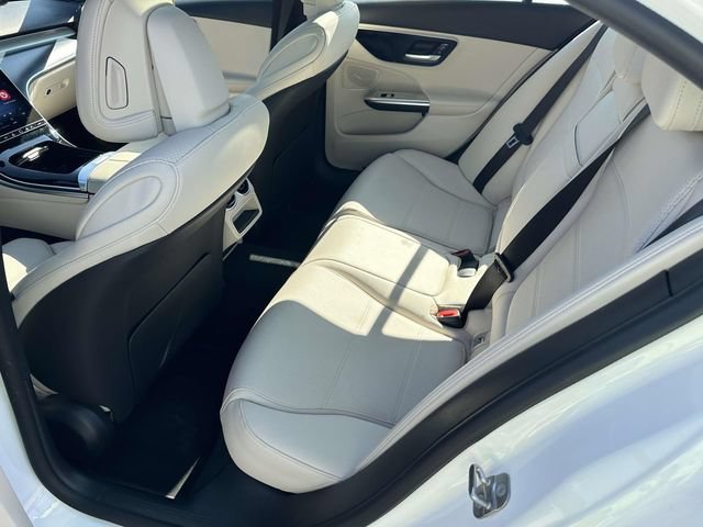 Used 2025 Mercedes-Benz C 300 4MATIC Sedan image 15