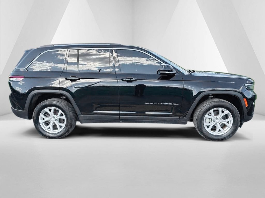 Used 2023 Jeep Grand Cherokee Limited AWD/4WD image 8