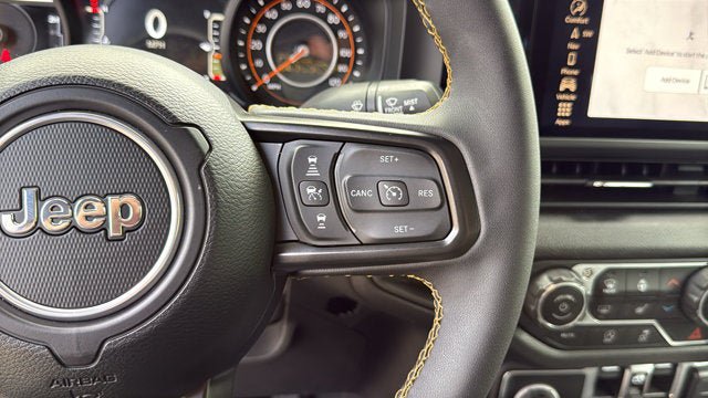 Certified 2025 Jeep Gladiator Sport AWD/4WD image 16