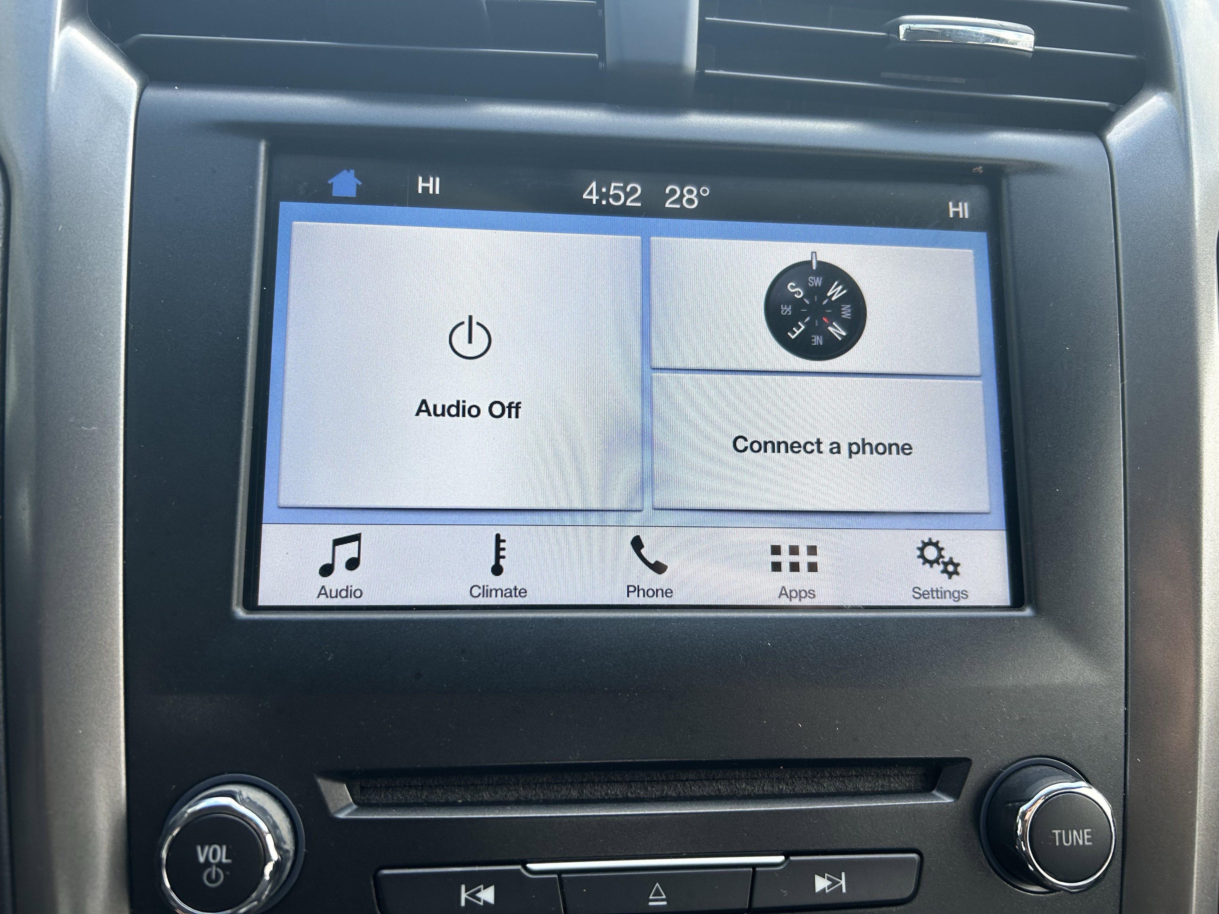 Used 2017 Ford Fusion SE w/ Fusion SE Technology Package image 12