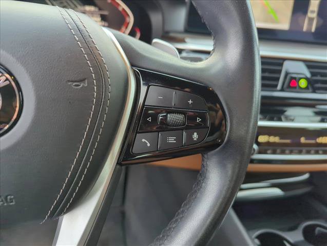 Used 2021 BMW 530i w/ Premium Package image 18