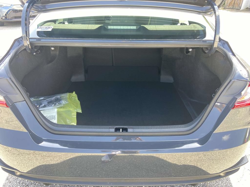 Used 2025 Toyota Camry SE FWD image 10