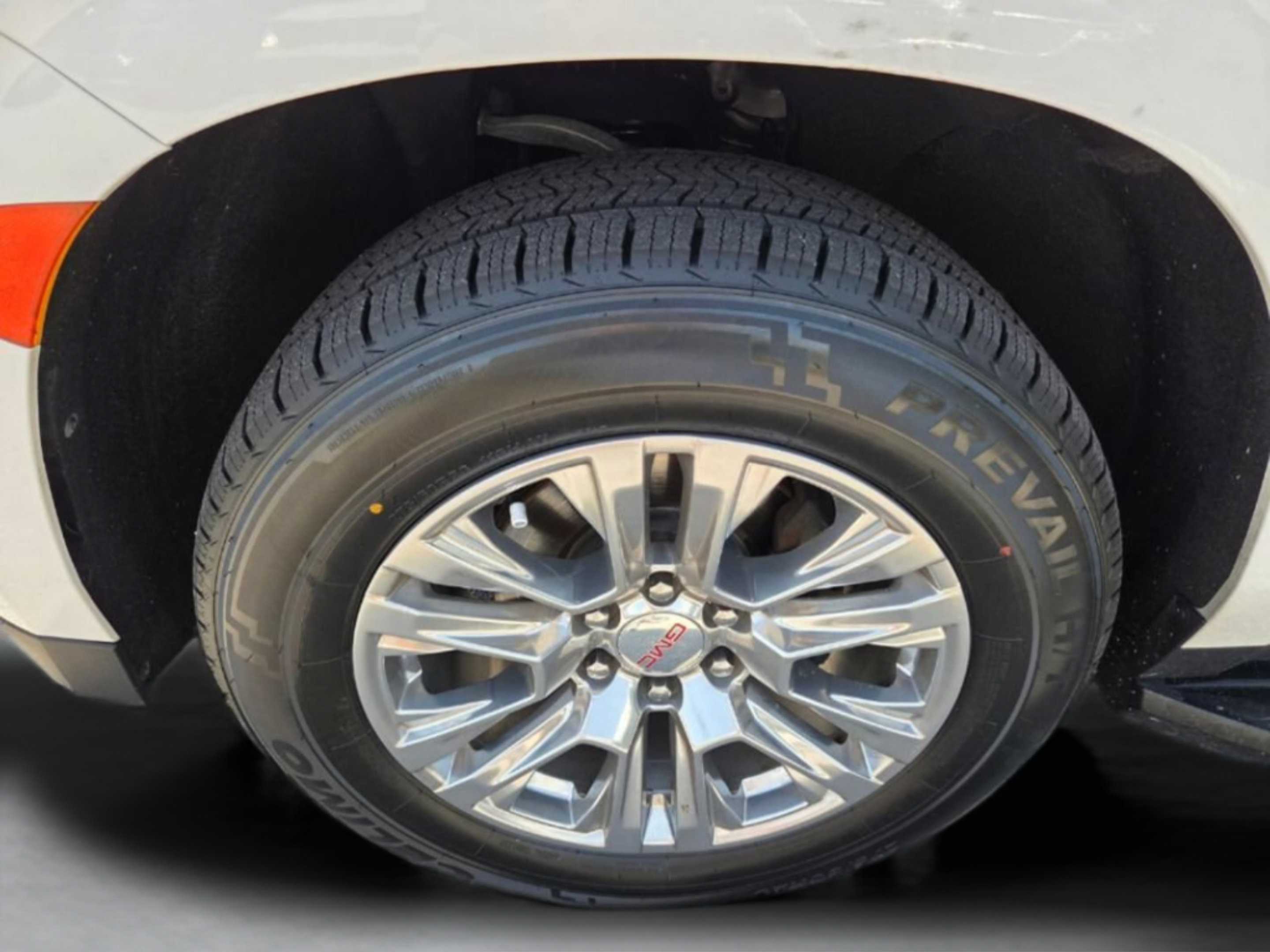 Used 2021 GMC Yukon XL Denali AWD/4WD image 9
