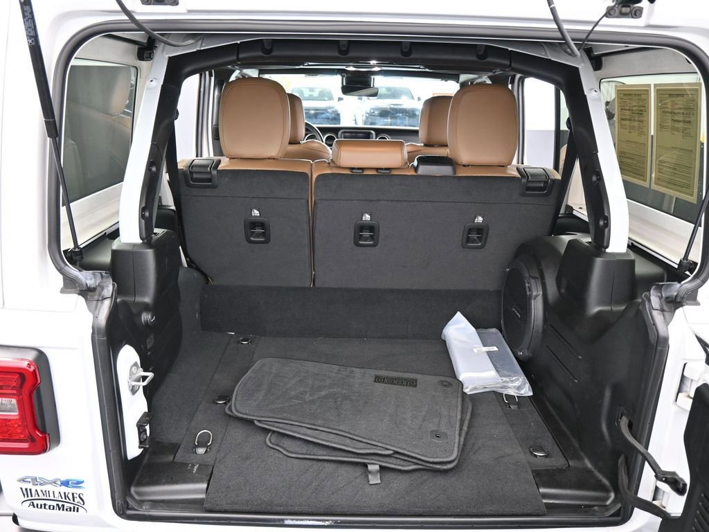 Used 2022 Jeep Wrangler Unlimited Sahara w/ Safety Group image 43