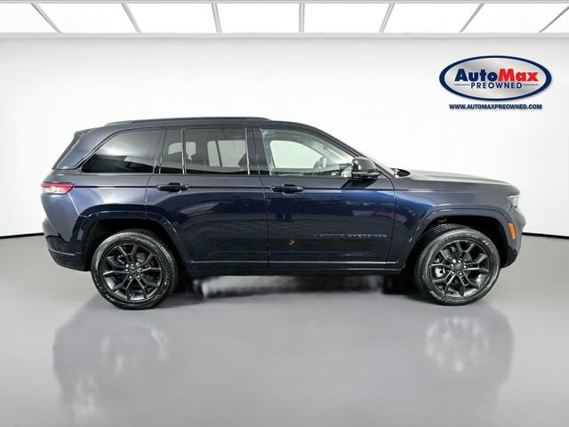 Used 2023 Jeep Grand Cherokee 30th Anniversary image 8