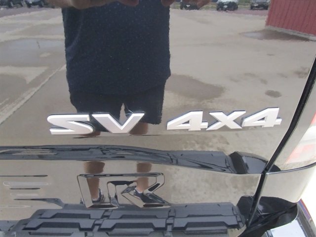 Used 2023 Nissan Frontier SV image 11