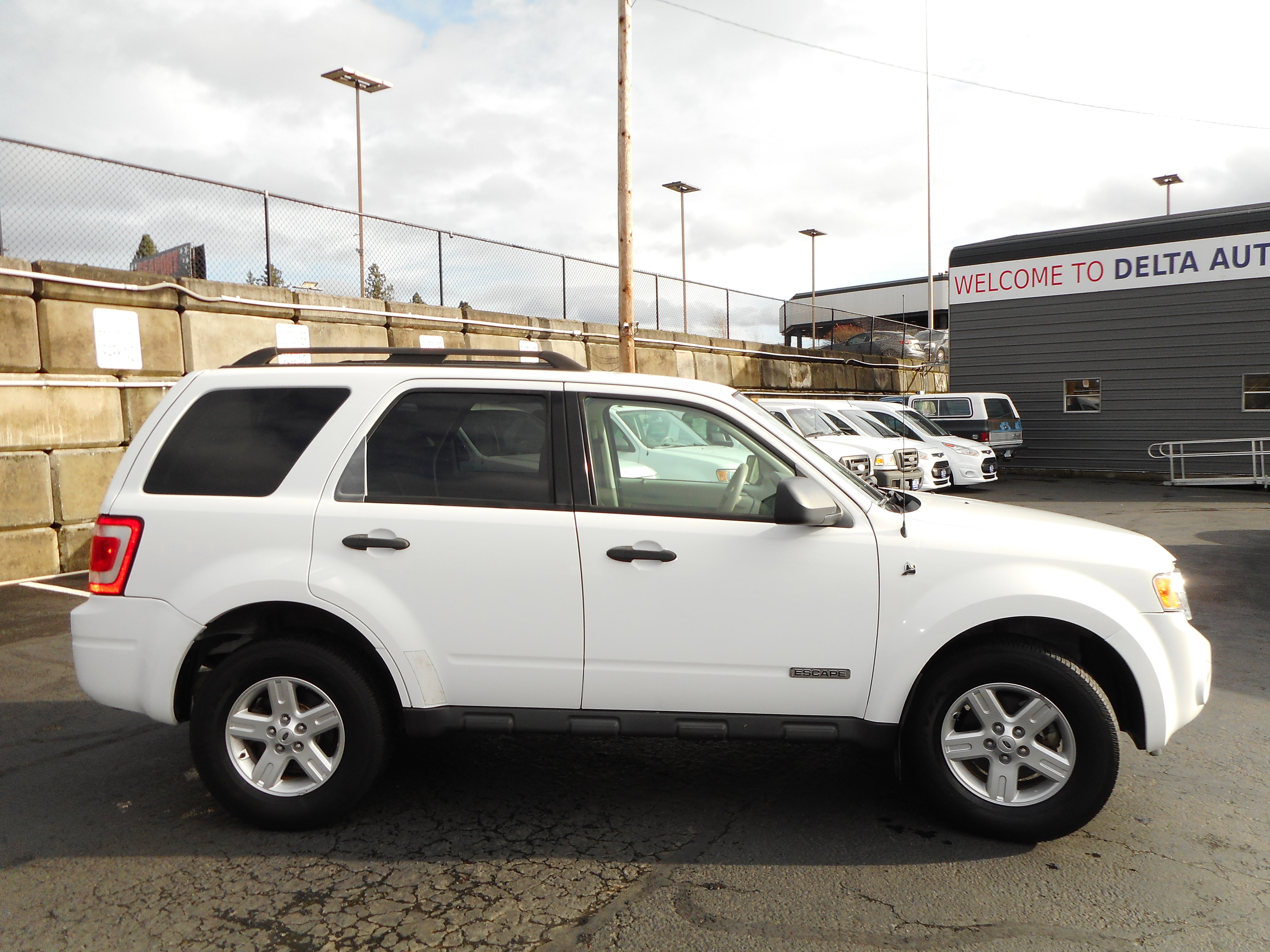 Used 2008 Ford Escape 2WD Hybrid image 6