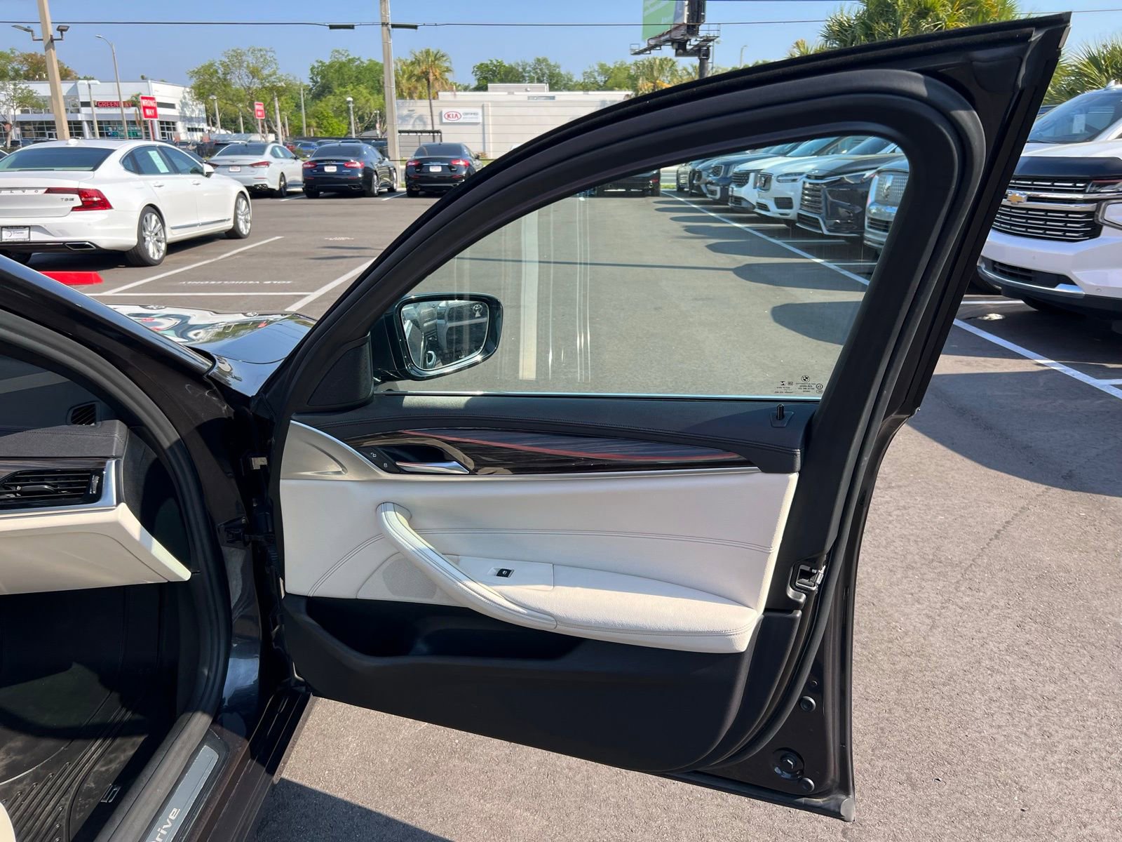 Used 2018 BMW 530e image 55