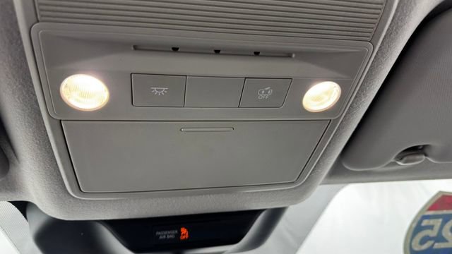 Used 2025 Nissan Kicks SR FWD image 32