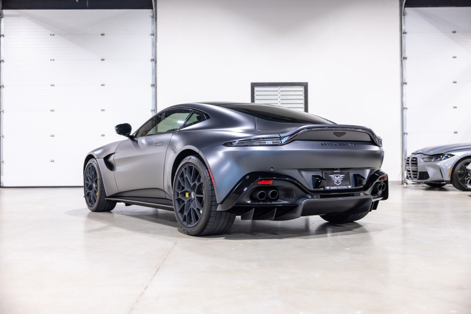 Used 2022 Aston Martin V8 Vantage Coupe RWD image 6