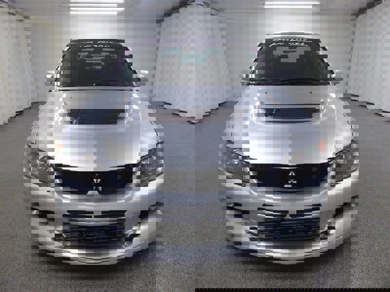 Used 2006 Mitsubishi Lancer Evolution IX image 2