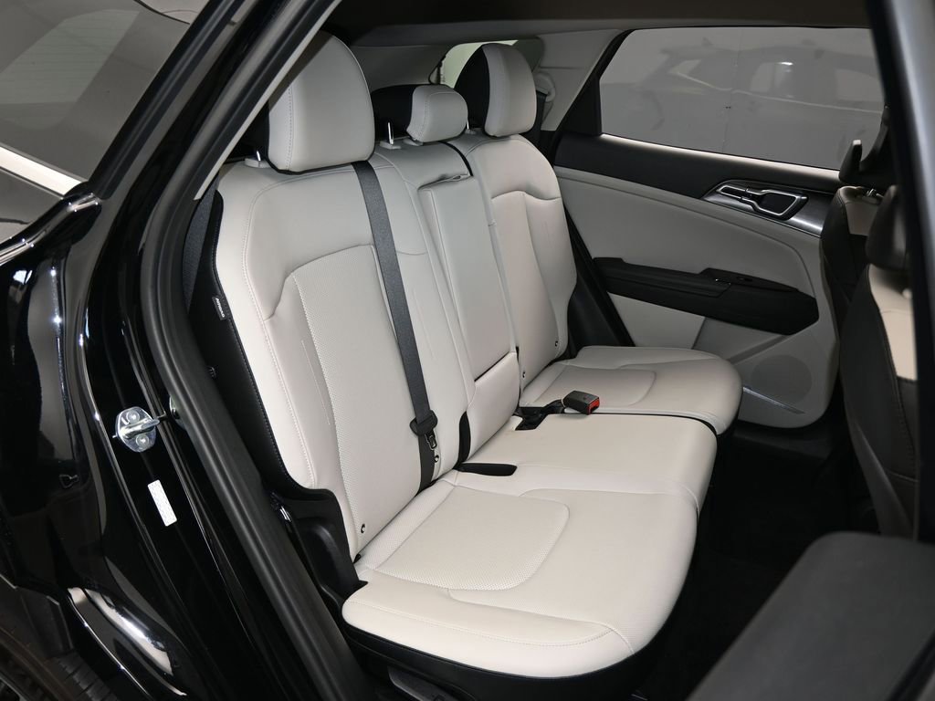 Used 2024 Kia Sportage EX image 42