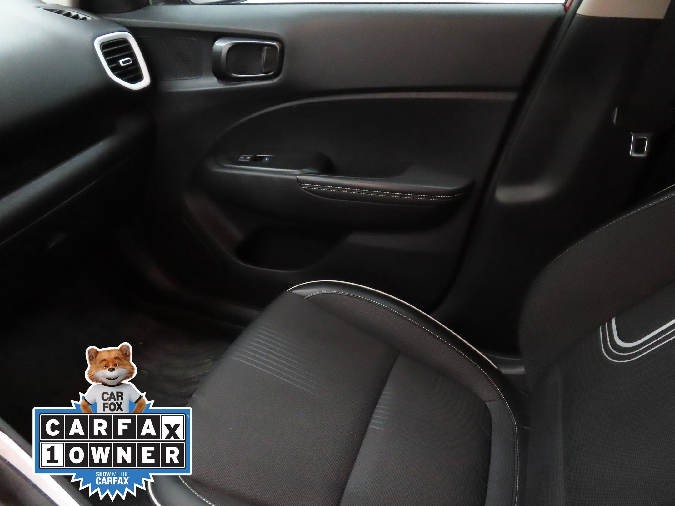 Used 2023 Hyundai Venue Limited w/ Cargo Package FWD image 20