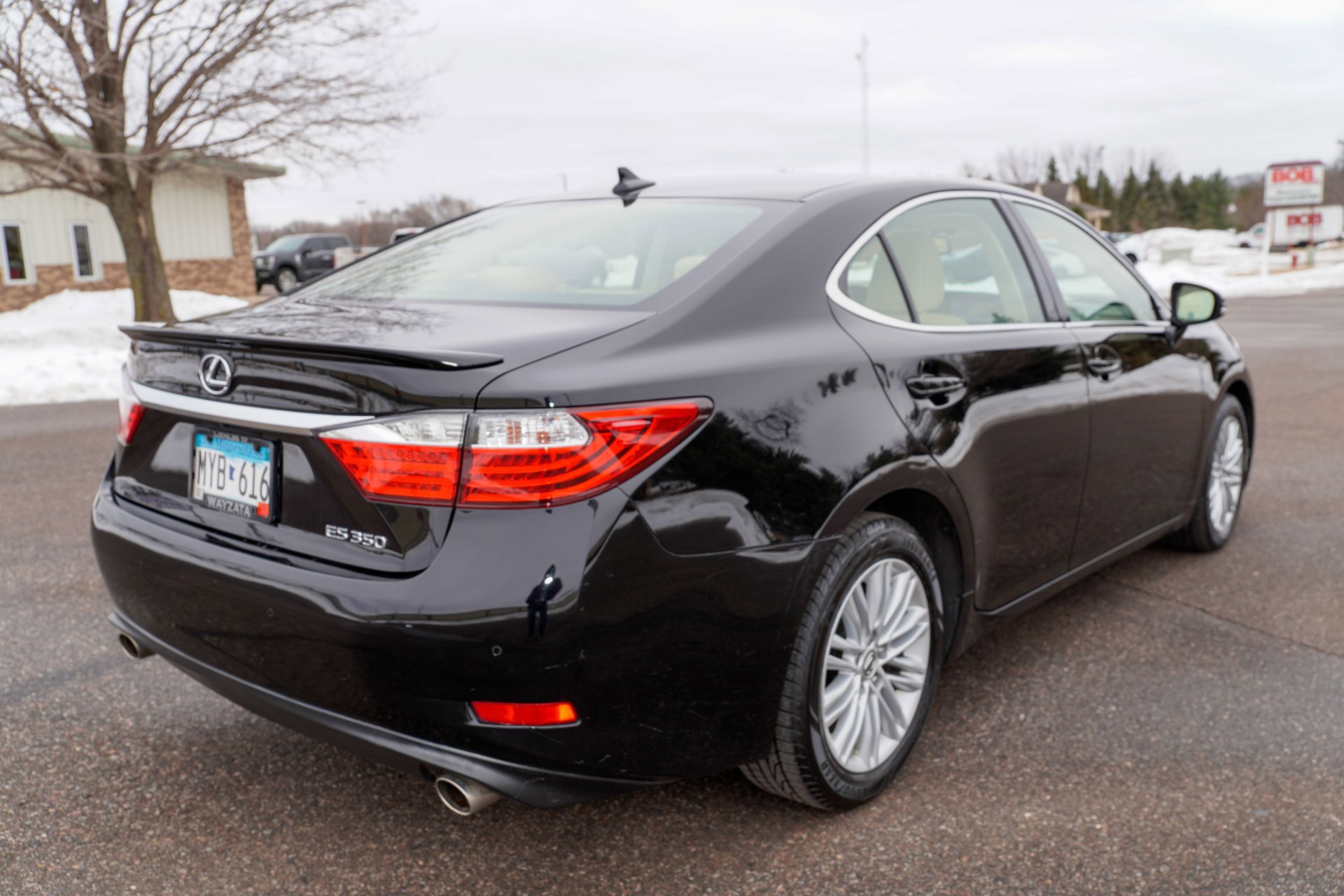 Used 2013 Lexus ES 350 4dr Sdn w/ Luxury Pkg image 3