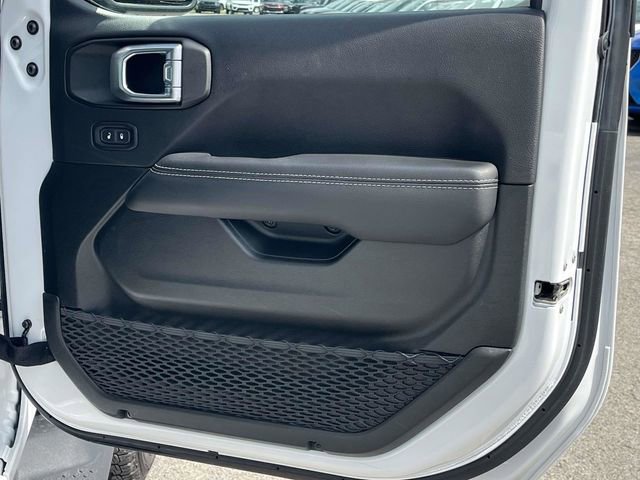 Used 2022 Jeep Wrangler Unlimited Sahara w/ Cold Weather Group image 25