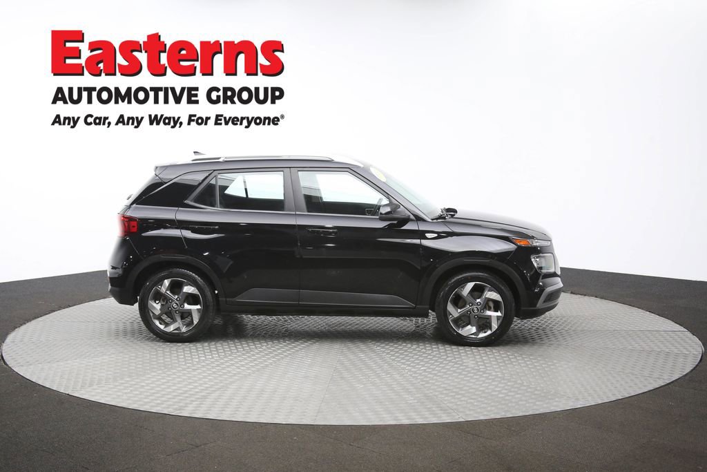 Used 2022 Hyundai Venue SEL image 45
