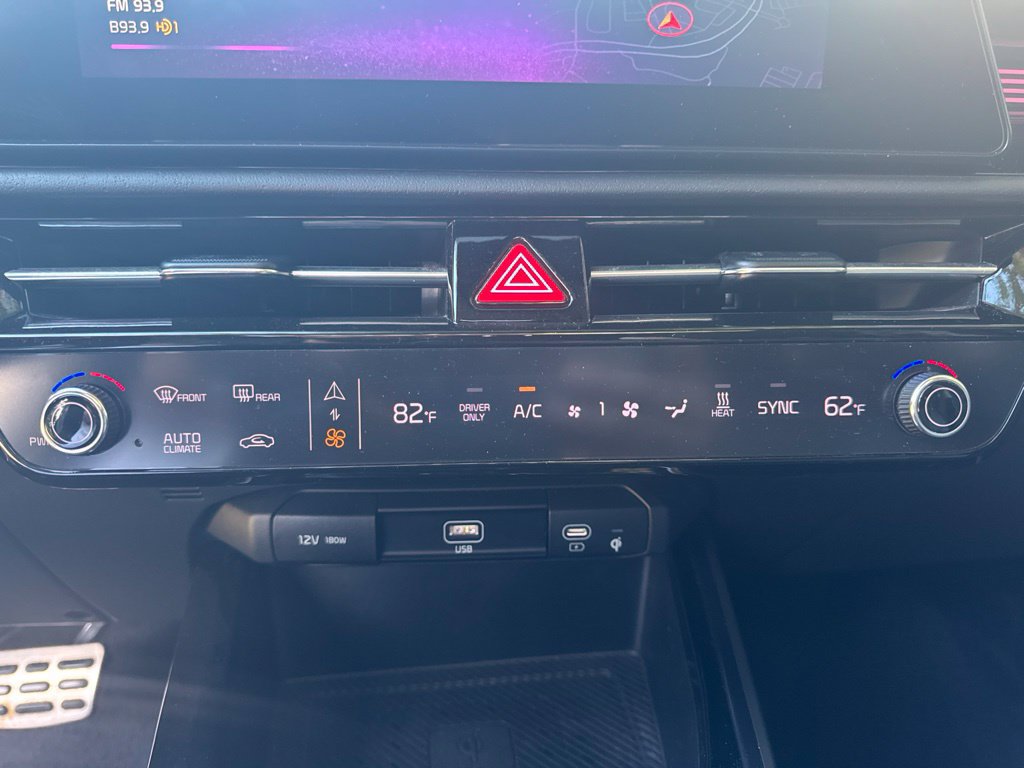 Used 2024 Kia Niro Wave w/ Wave Preserve Package FWD image 19