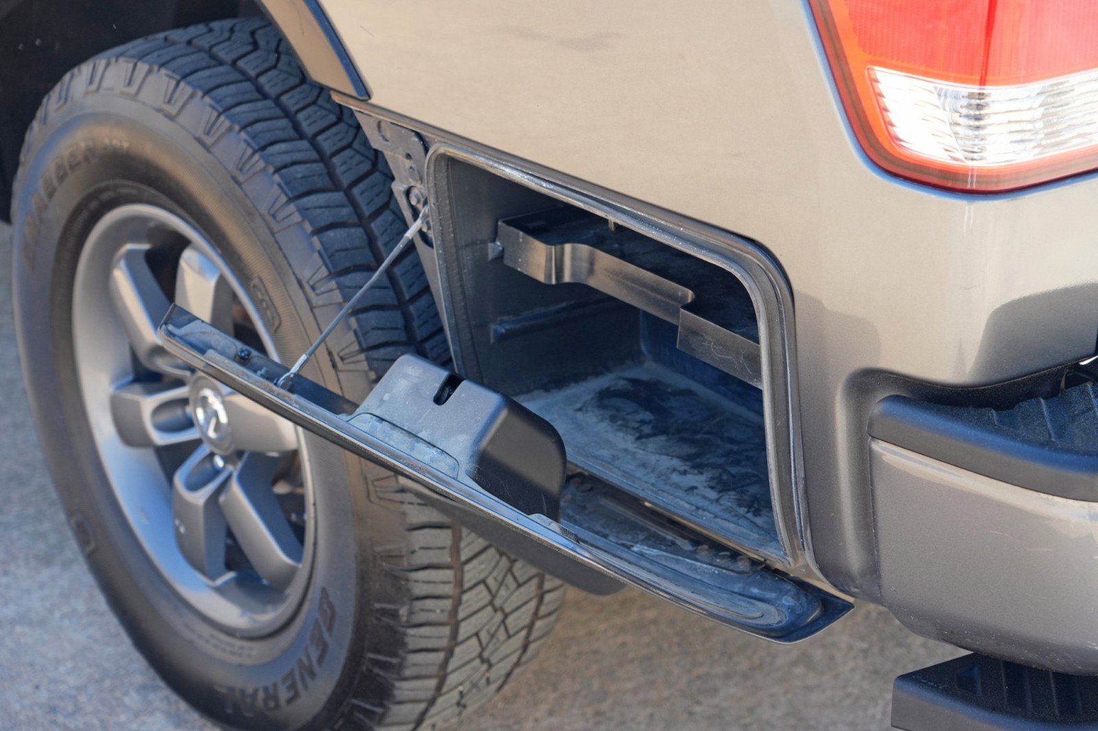Used 2015 Nissan Titan PRO-4X AWD/4WD image 50