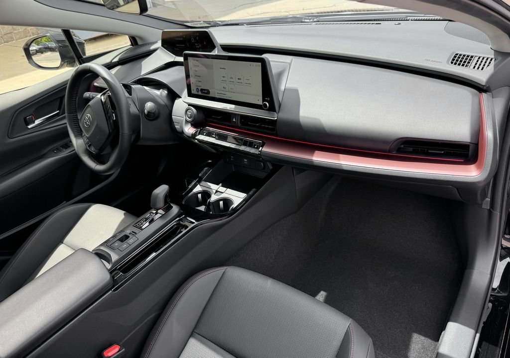 Used 2024 Toyota Prius Prime FWD image 28