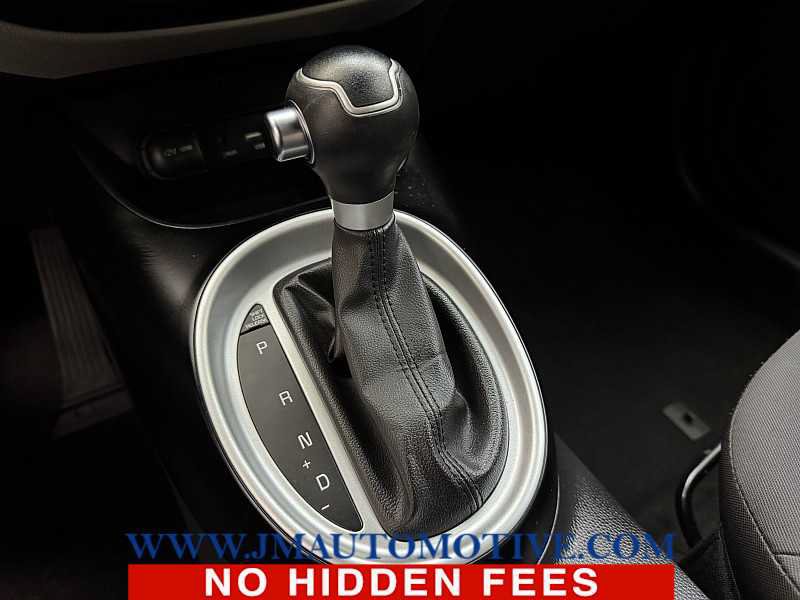 Used 2015 Kia Soul FWD image 26