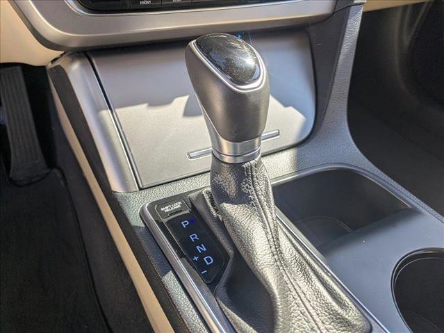 Used 2017 Hyundai Sonata Limited w/ Ultimate Package 04 image 11