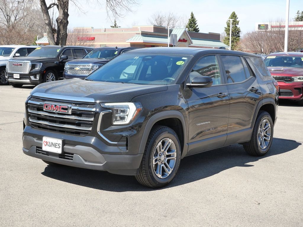 Used 2025 GMC Terrain Elevation image 4
