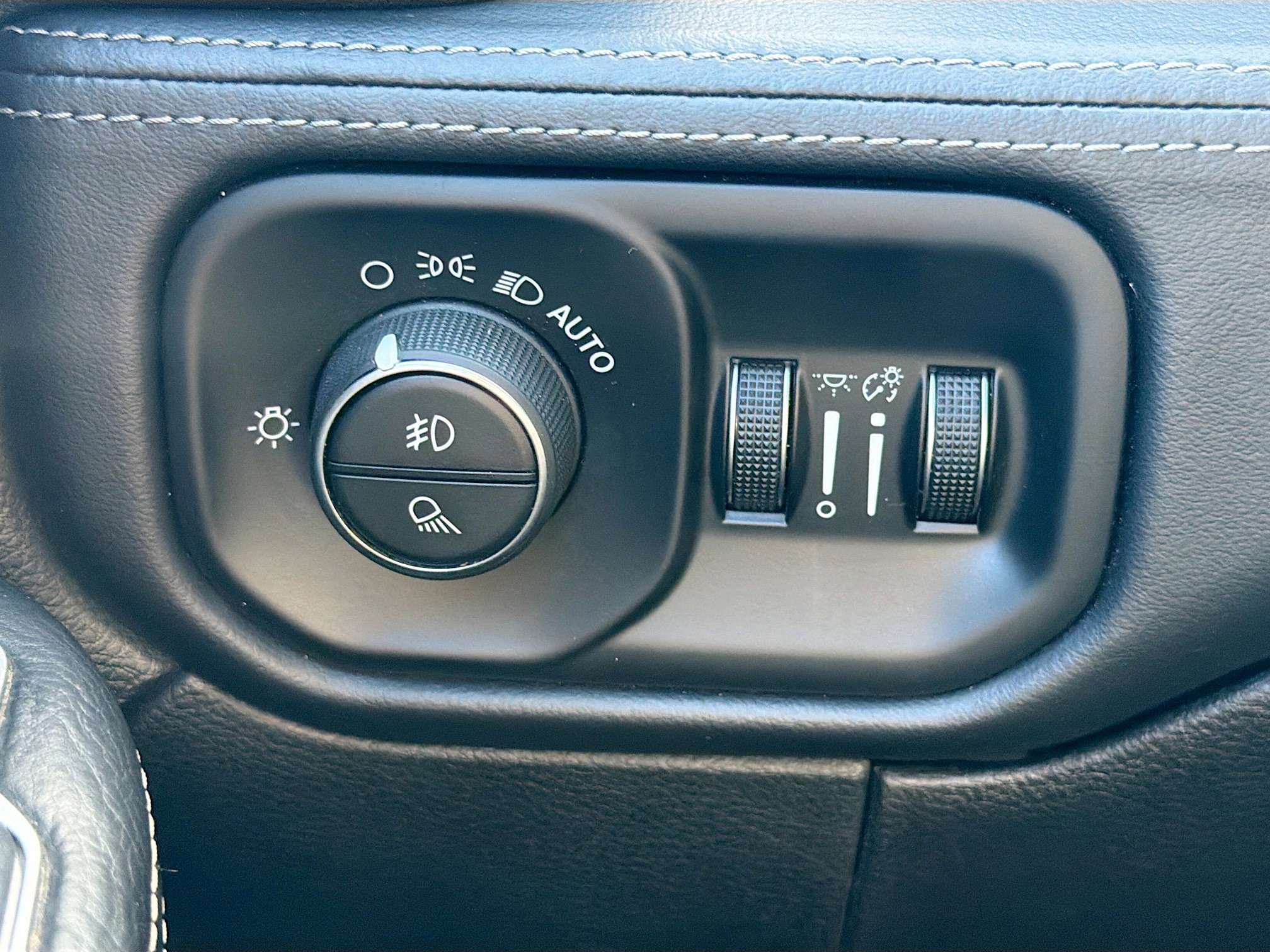 Used 2019 RAM 2500 Limited image 35