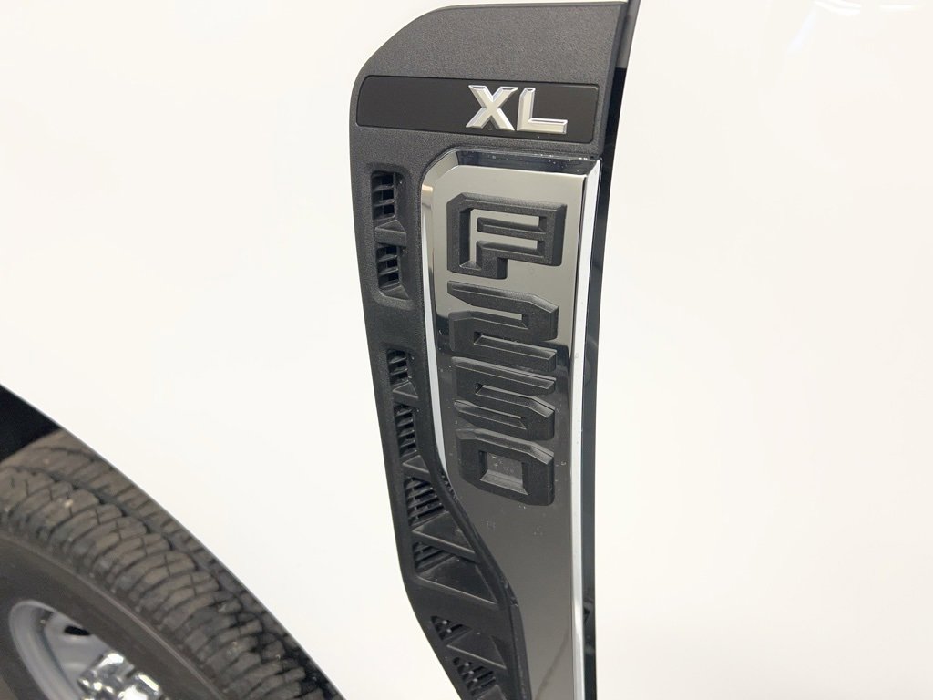New 2026 Ford F250 XL w/ XL Chrome Package image 35