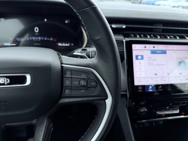 Used 2022 Jeep Grand Cherokee Limited AWD/4WD image 32