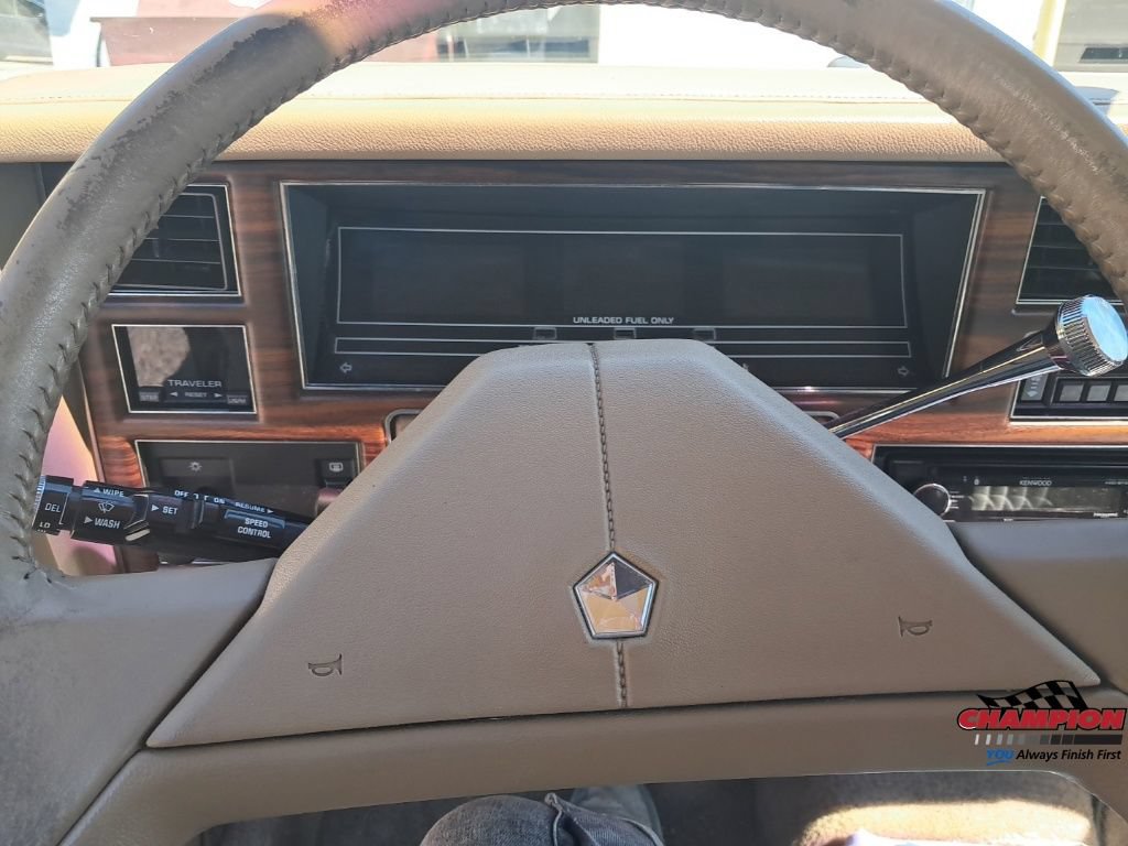Used 1989 Chrysler New Yorker FWD image 18