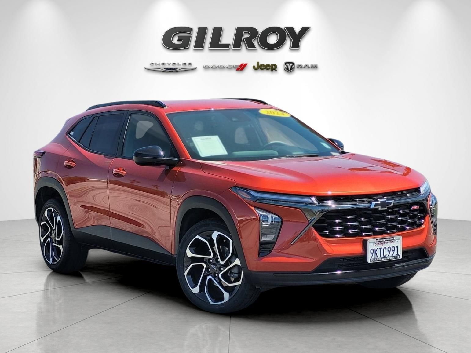 Used 2024 Chevrolet Trax RS FWD image 2