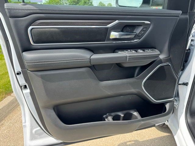 New 2026 RAM 1500 Laramie w/ Sport Appearance Package AWD/4WD image 8