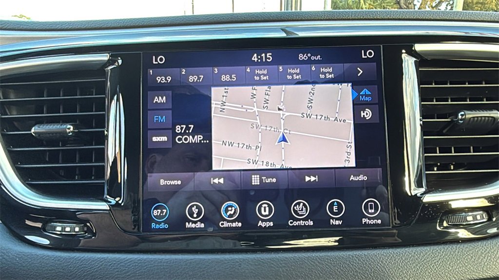 Used 2018 Chrysler Pacifica Touring-L Plus image 30