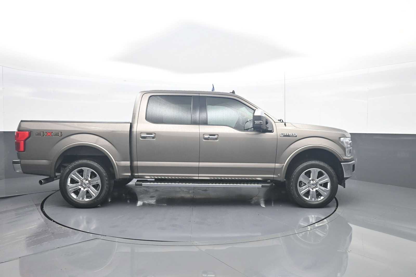 Used 2019 Ford F150 Lariat w/ Equipment Group 502A Luxury AWD/4WD image 9