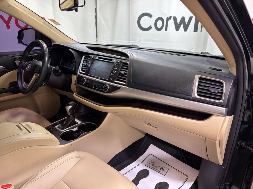Used 2016 Toyota Highlander XLE AWD/4WD image 13