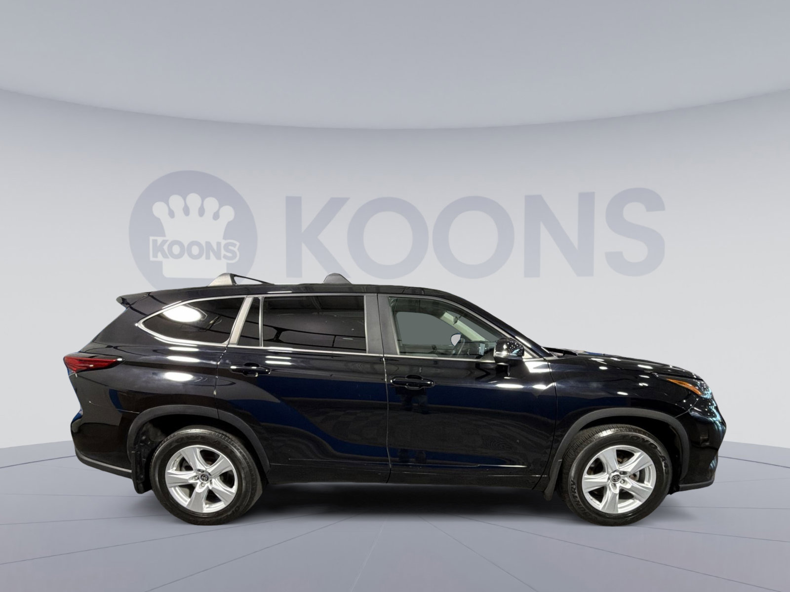 Used 2023 Toyota Highlander L AWD/4WD image 17