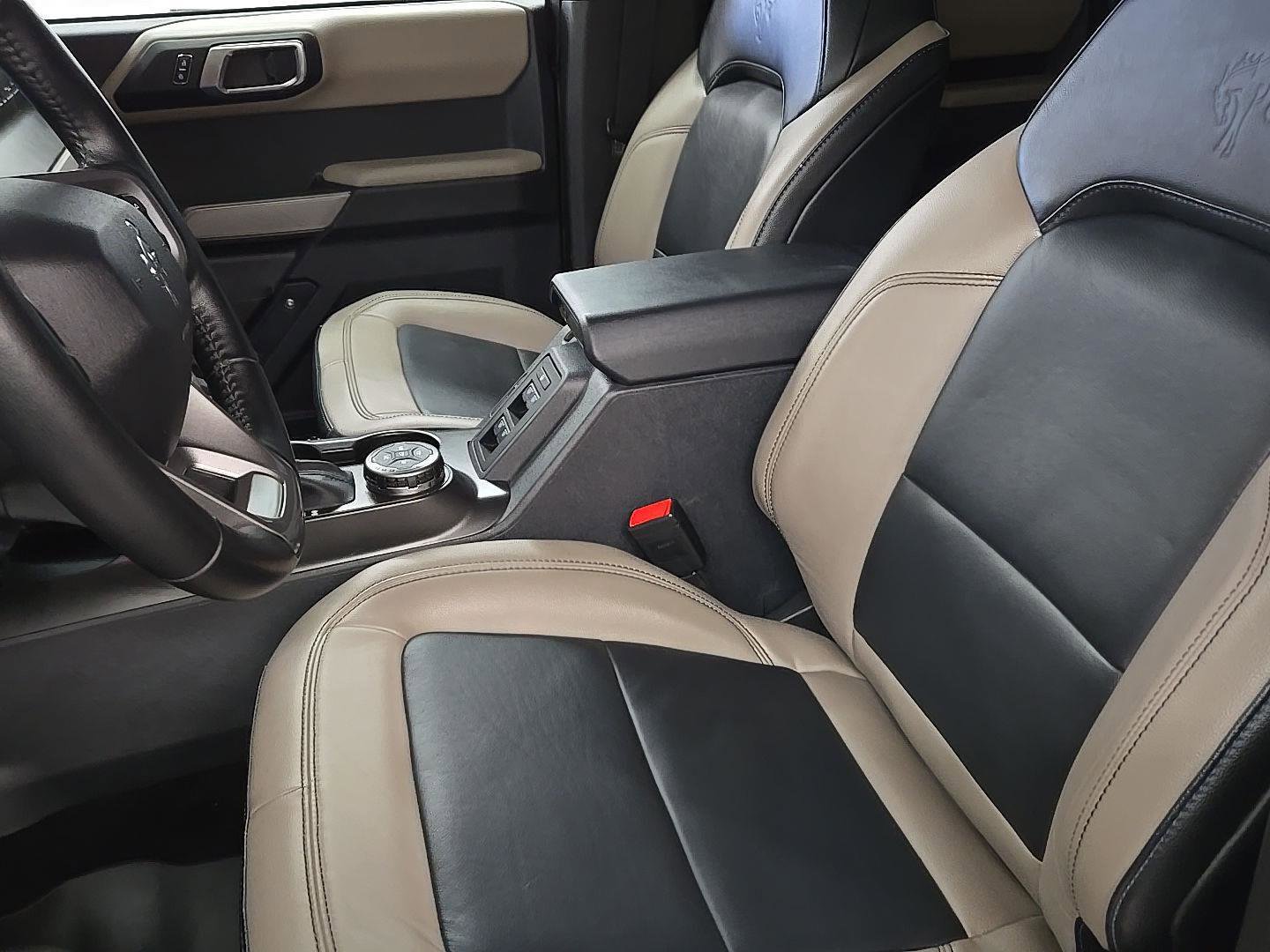 Used 2023 Ford Bronco Wildtrak image 6