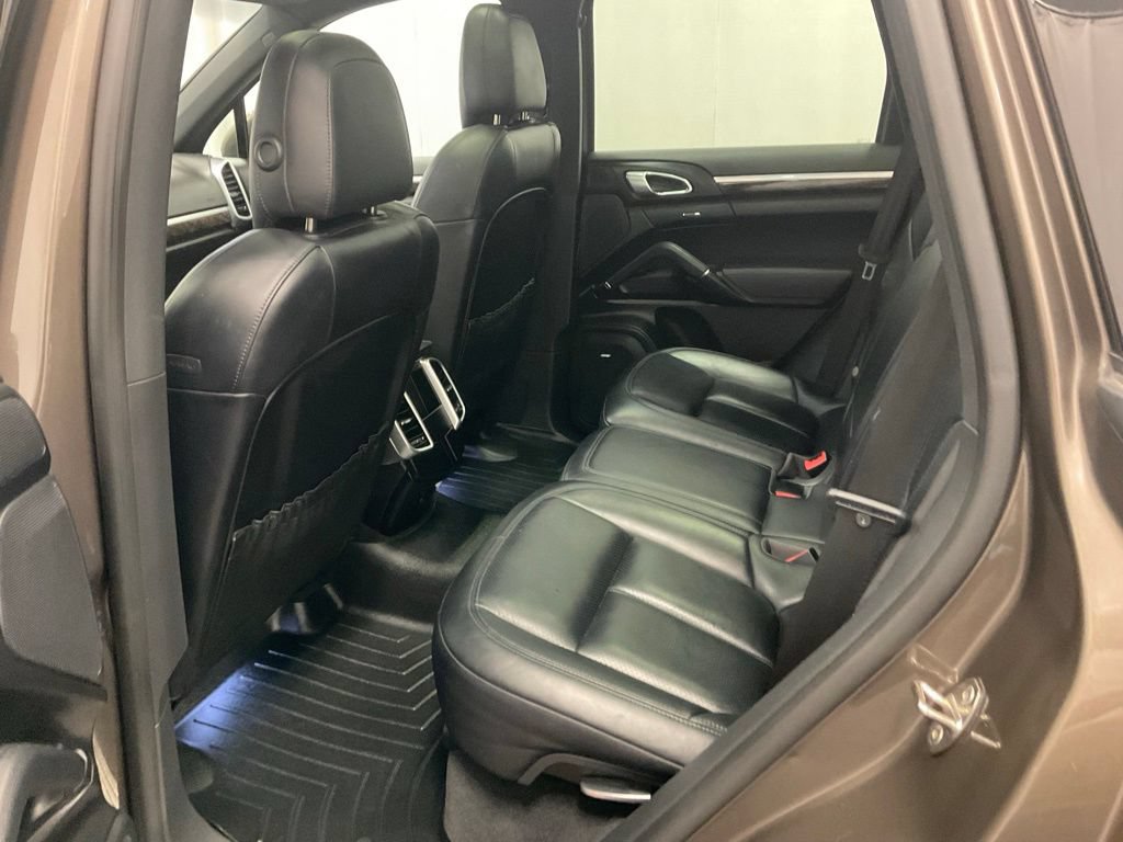 Used 2016 Porsche Cayenne AWD/4WD image 14