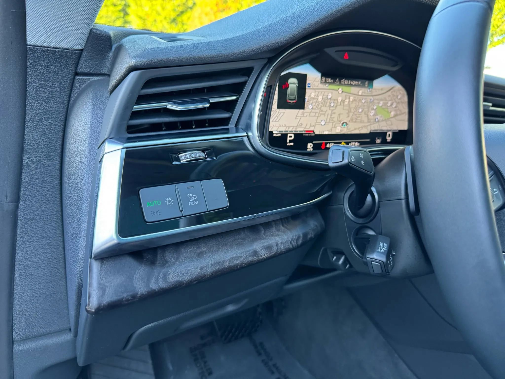 Used 2022 Audi Q8 Premium Plus w/ Premium Plus Package image 28