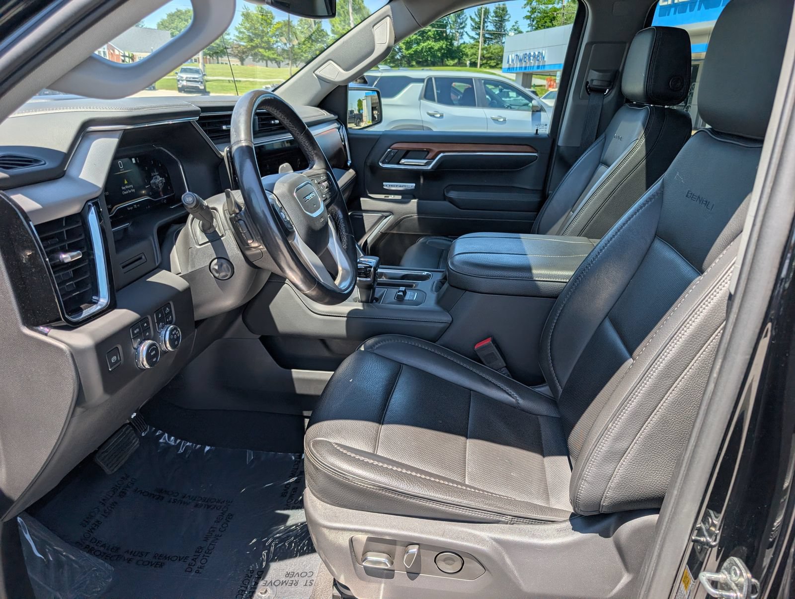 Used 2023 GMC Sierra 1500 Denali AWD/4WD image 17