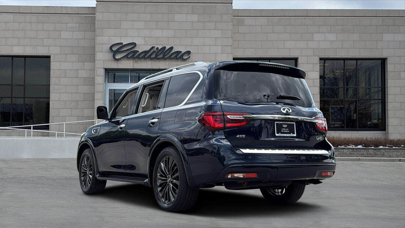 Used 2021 INFINITI QX80 Premium Select w/ All-Season Package AWD/4WD image 4