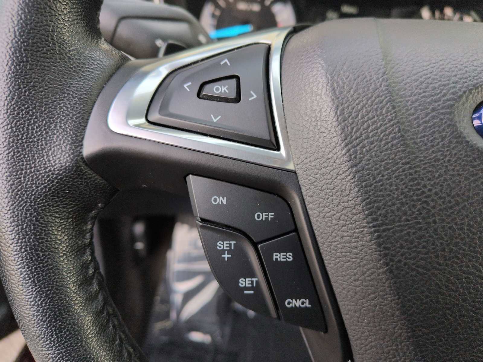 Used 2017 Ford Fusion SE image 24