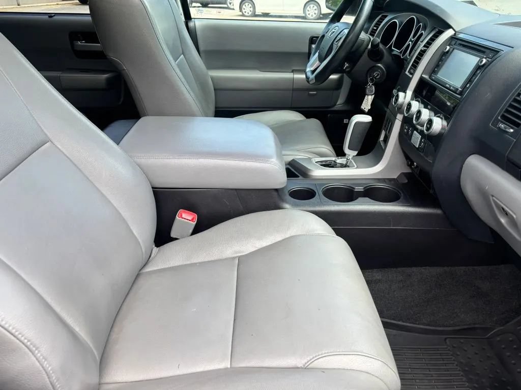 Used 2017 Toyota Sequoia Limited AWD/4WD image 18