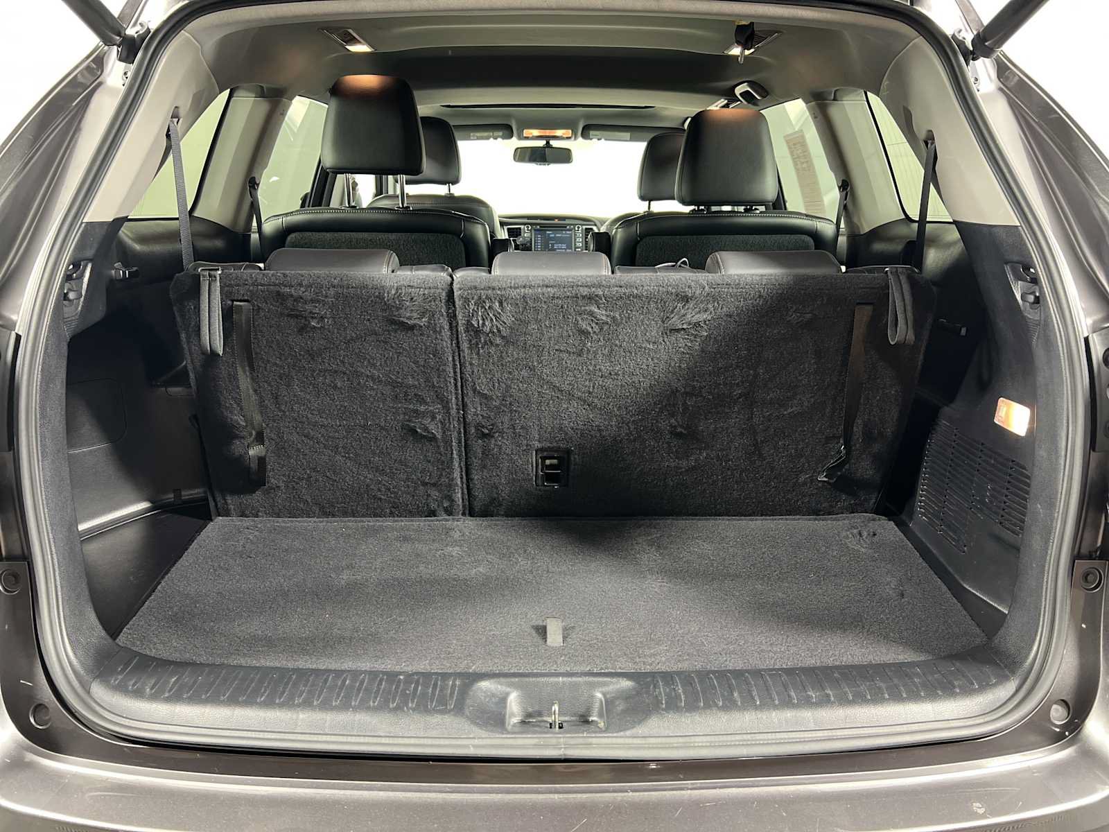 Used 2015 Toyota Highlander XLE FWD image 21