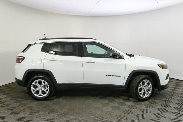 Used 2024 Jeep Compass Latitude AWD/4WD image 13