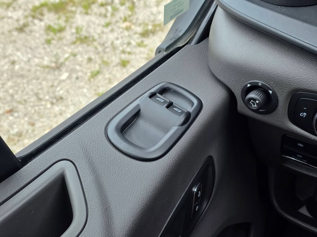 New 2026 Ford Transit 250 Low Roof RWD image 31