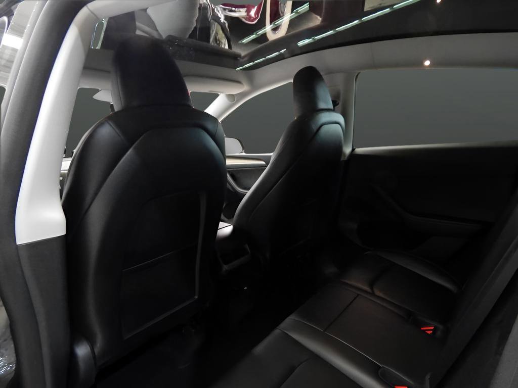 Used 2024 Tesla Model Y Long Range image 32