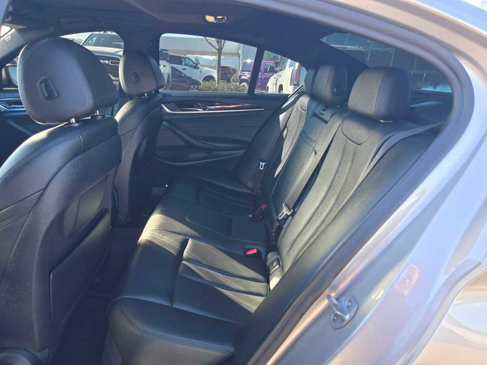 Used 2018 BMW 530i w/ Premium Package image 16
